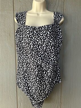 Jansen Women’s Glamour Maillot Cap-Sleeve One Piece Swimsuit. Black and White.